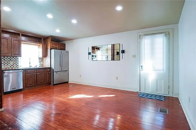 919 Jackson Ave #C — Photo 4