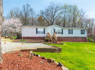 2916 Eagle Point Dr, Trinity, NC 27370