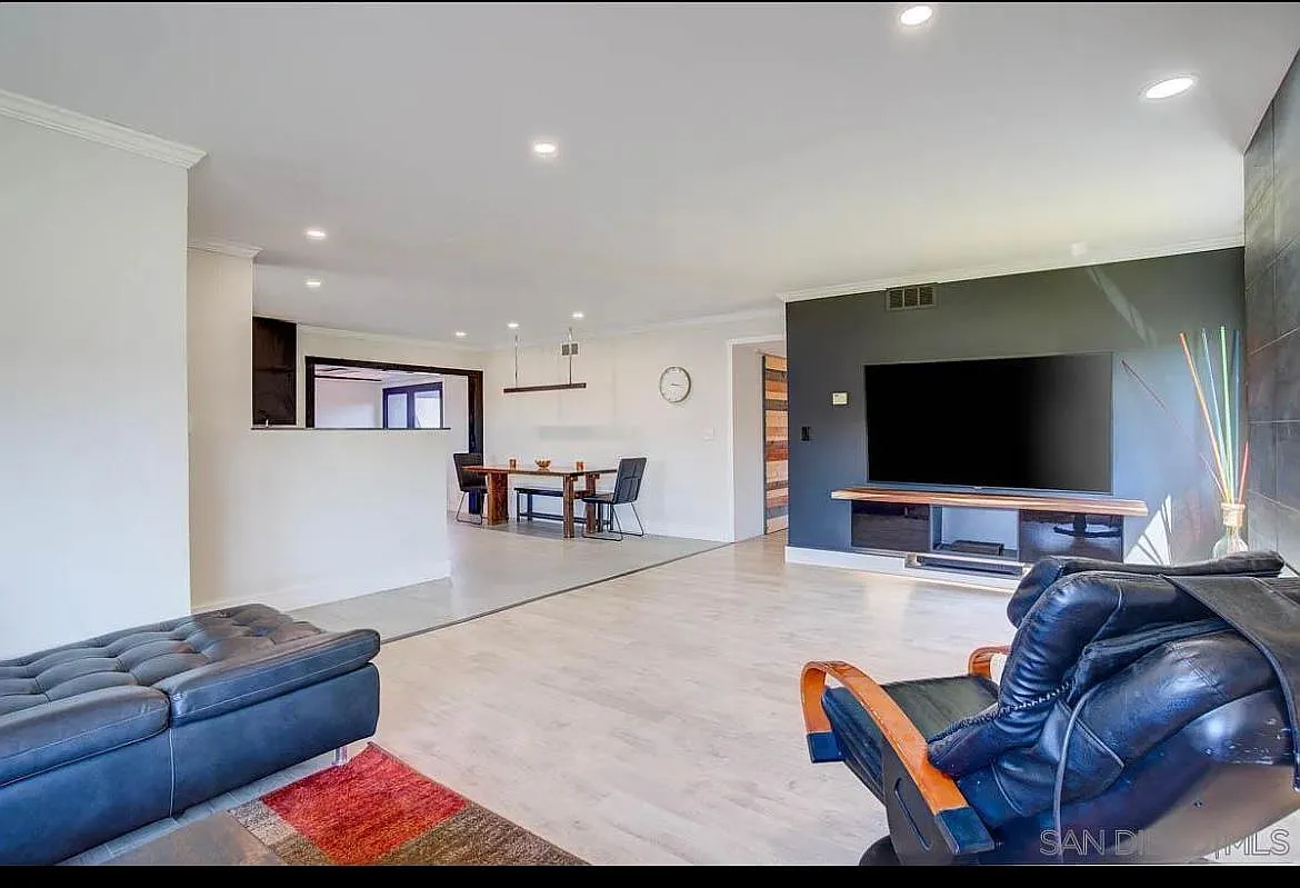 6571 Barnhurst Dr — Photo 3