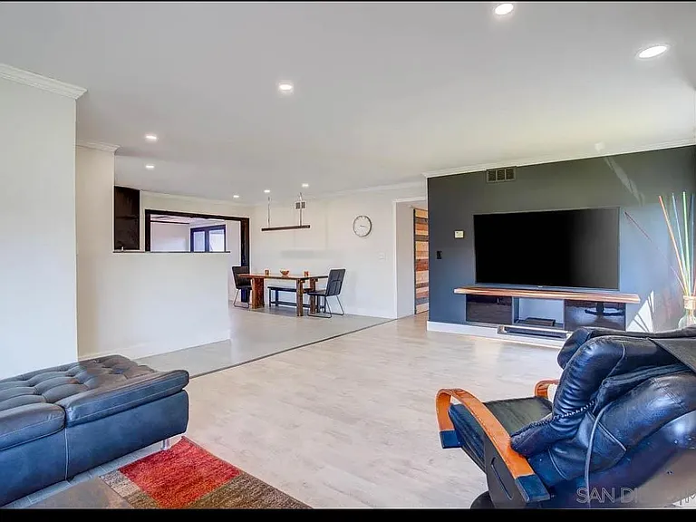 6571 Barnhurst Dr — Photo 3
