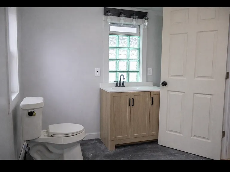 232 Howard St — Photo 1