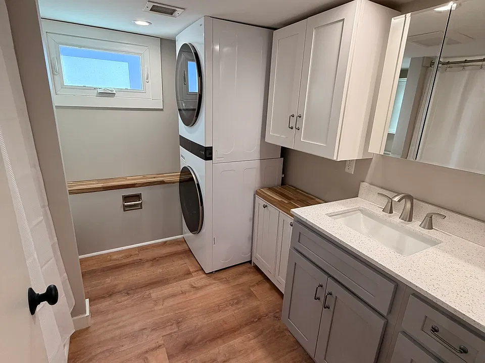 Full Bathroom with laundry