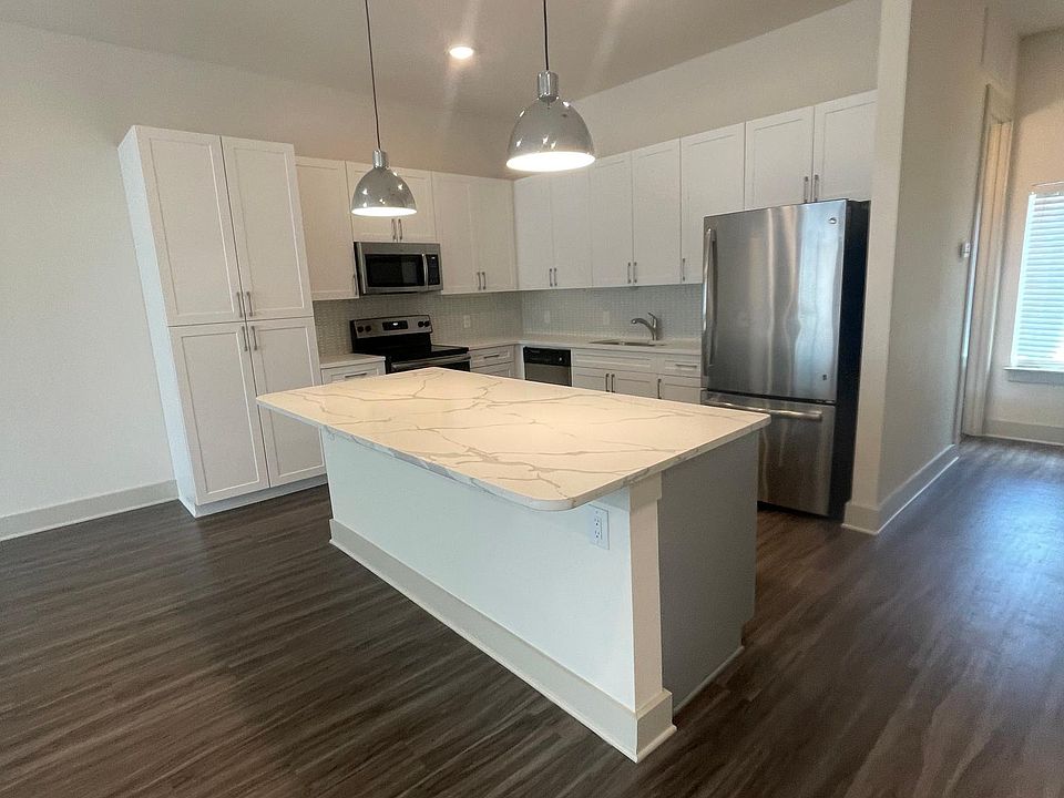 1st image of 1901 Moser Ave #7C