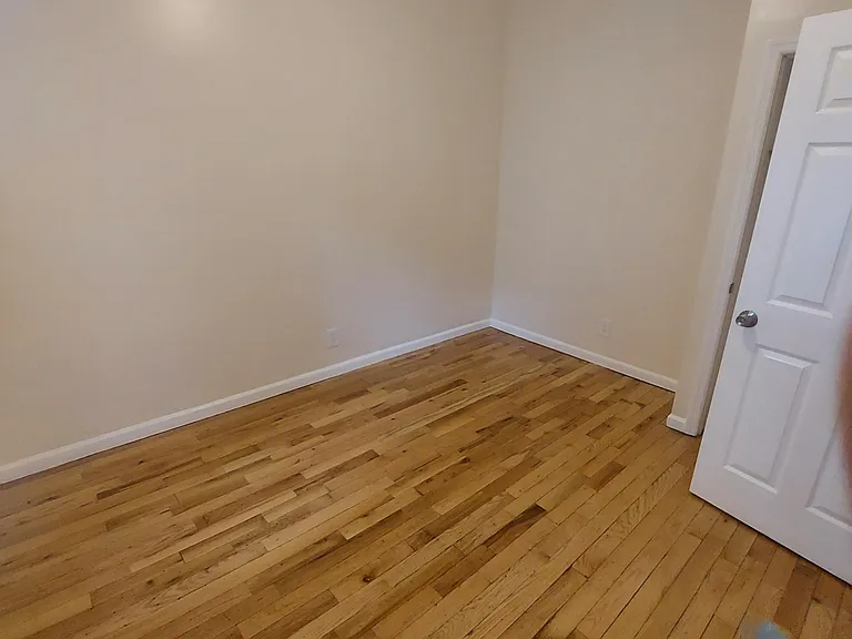 527 13th Ave #1 — Photo 5