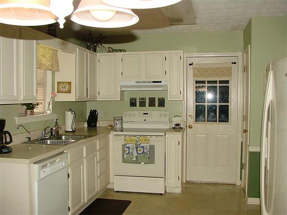5th image of 6894 Justin Dr