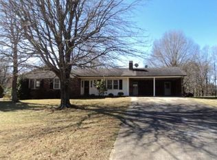 628 Central St, Hudson, NC 28638