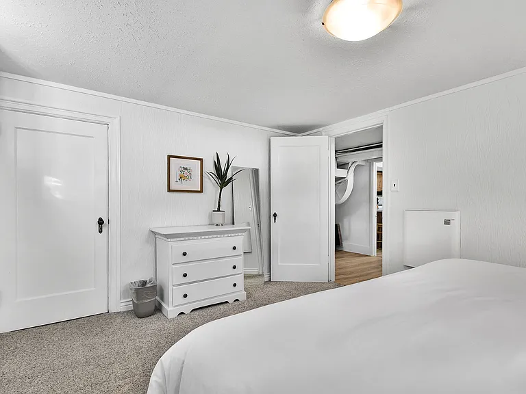 2306 W Madison Ave — Photo 16