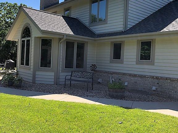 3rd image of W323S4258 Grace Ct
