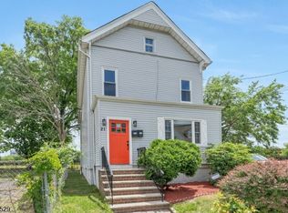 21 Lawrence St, Bloomfield, NJ 07003