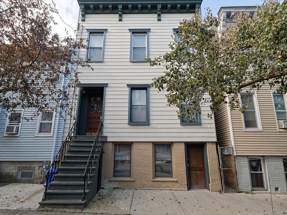 1st image of 92 Dana Ave