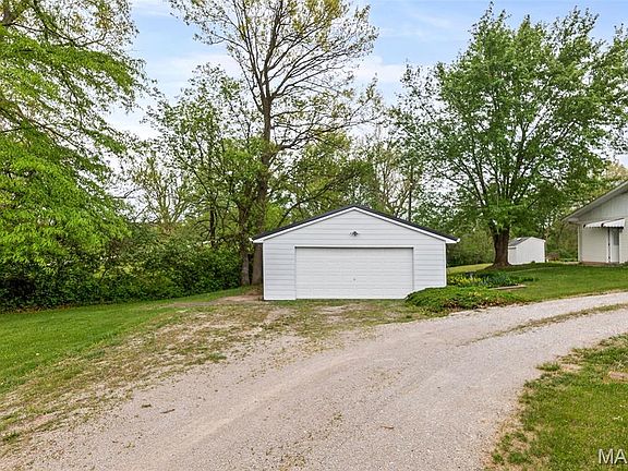 4th image of 10386 Ridge Rd