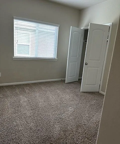 909 Jefferson Ave — Photo 1