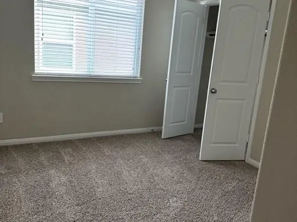 909 Jefferson Ave, Cleveland, TX 77327