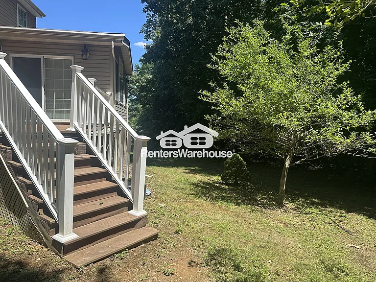 5613 Harvey Ct — Photo 3