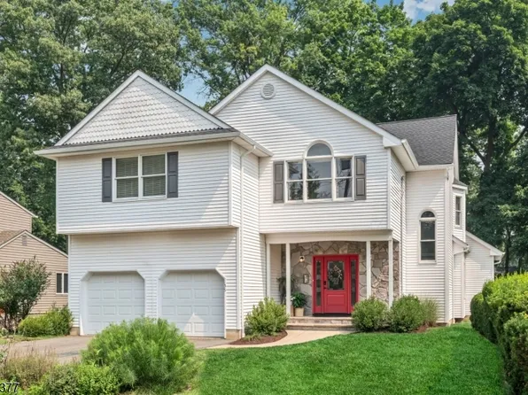 135 Bellair Rd, Ridgewood Village, NJ 07450