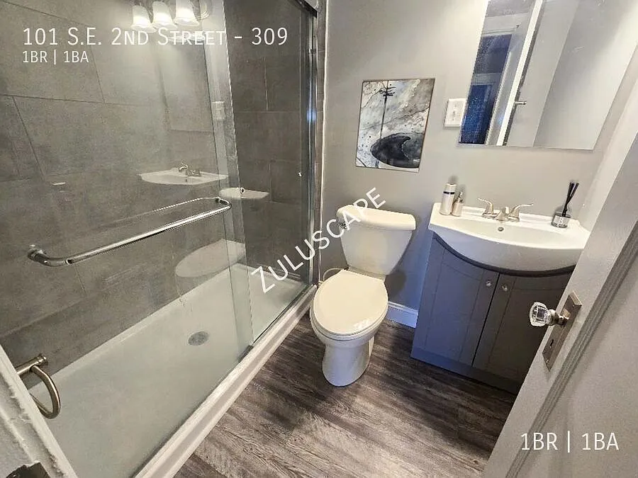 Claremont Luxury Apartment Community — Photo 3
