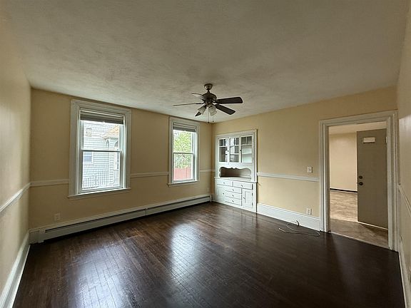 3rd image of 55 Oakland St