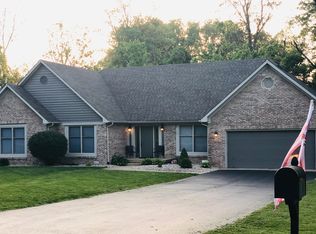 4114 S Carrie Dr, New Palestine, IN 46163