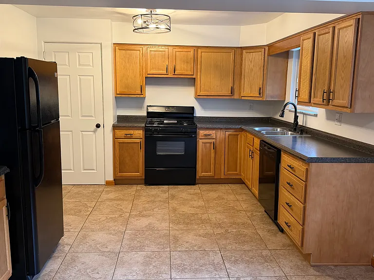 330 College Park Dr — Photo 3