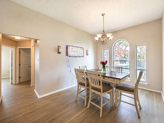5th image of 2075 Sunset Ln