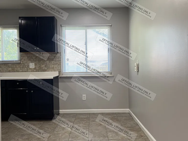 15689 Kerstyn St — Photo 10
