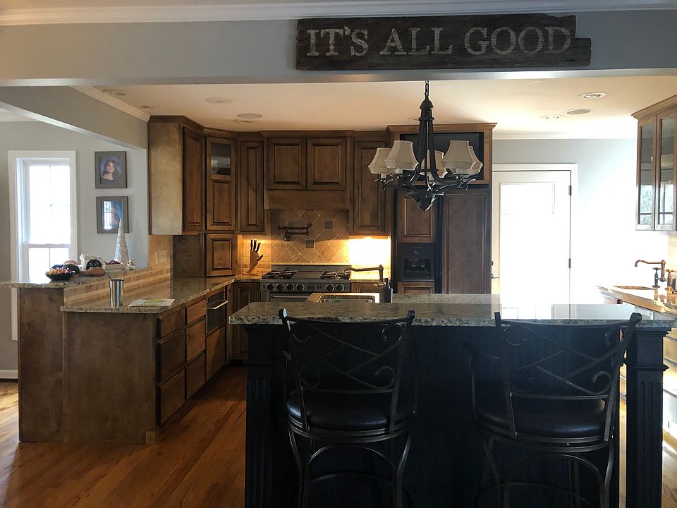 Kitchen (view 1)