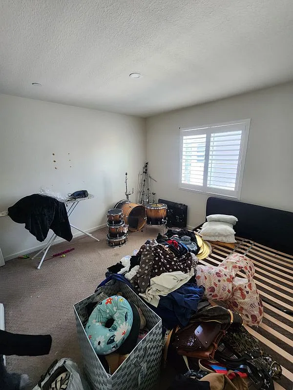 4 bed, 2.5 bath, 1811 sqft, $800 — Photo 2