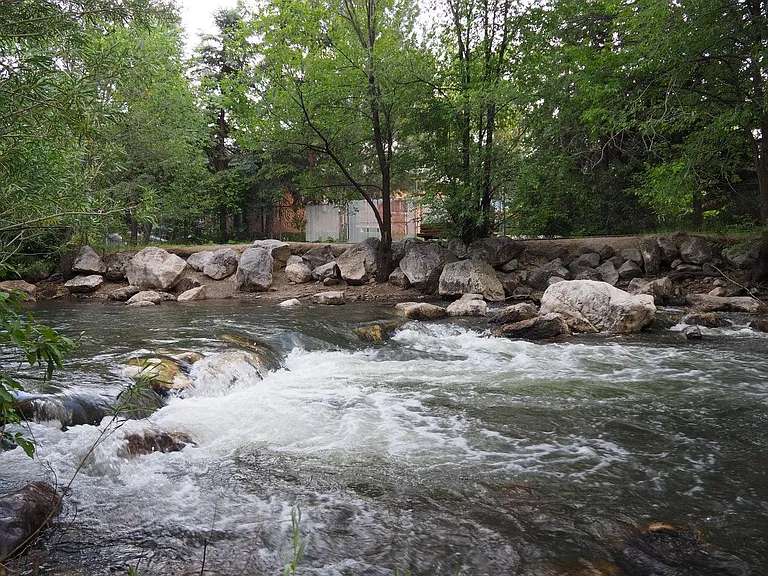 Canyon Rd — Photo 18