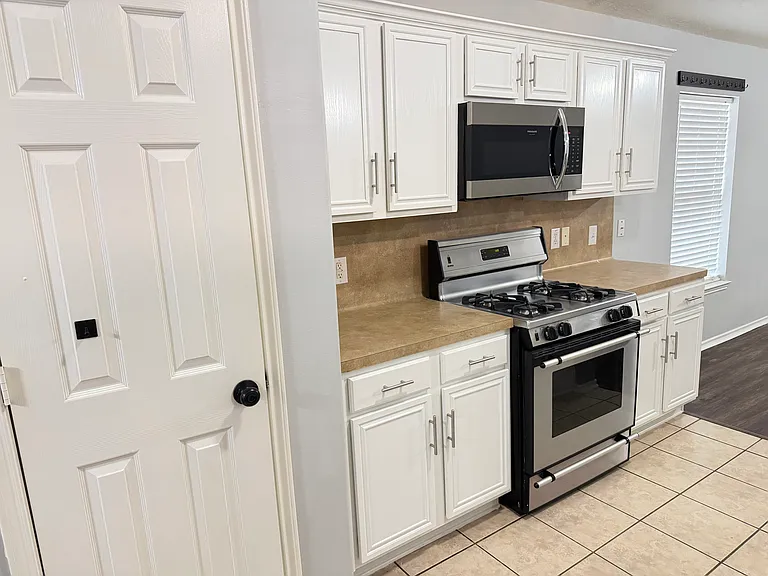 24414 Leachwood Dr — Photo 6