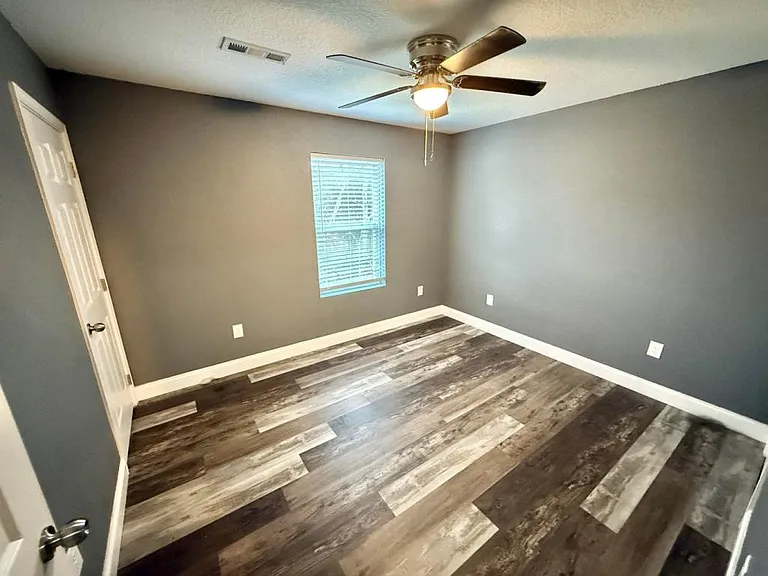 527 Old Knoxville Hwy — Photo 6