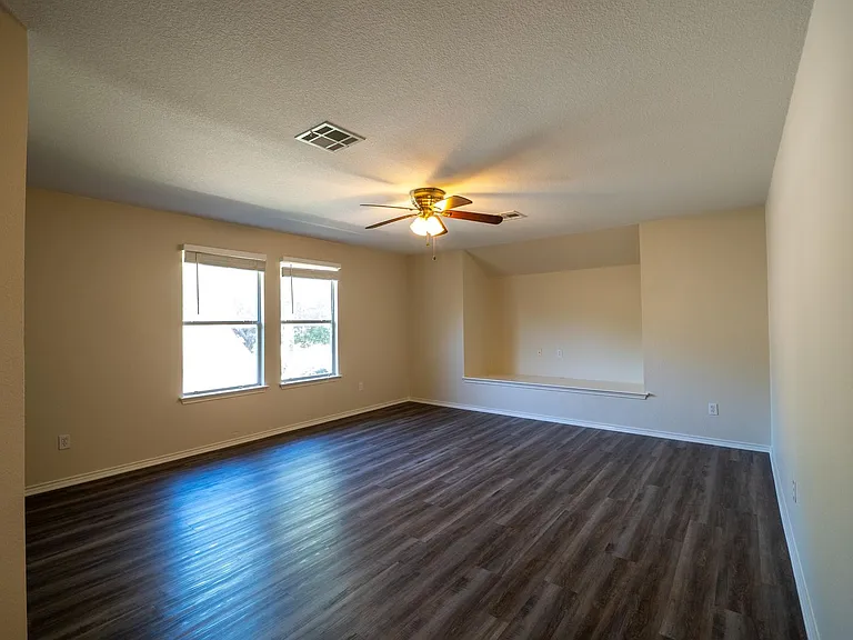 1710 Lomita Dr — Photo 12