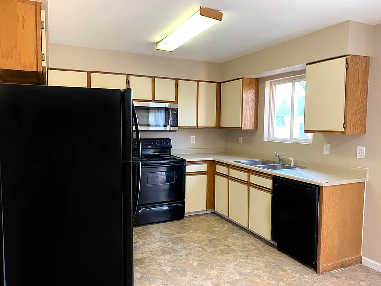 1700 Erin Ct #B — Photo 3