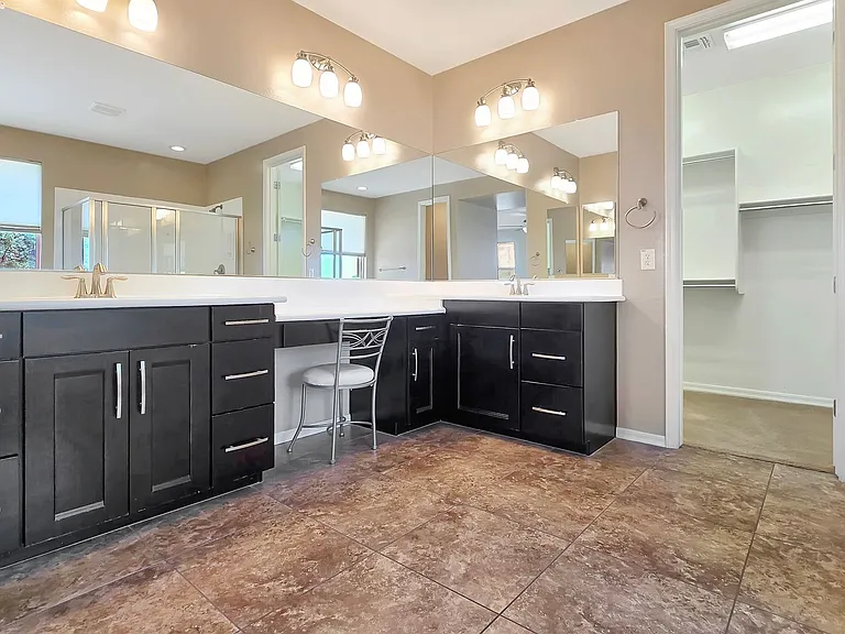 20737 W Valley View Dr — Photo 35