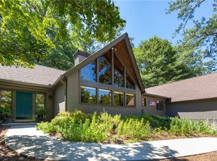 3808 W Nancy Creek Ct, Atlanta, GA 30319