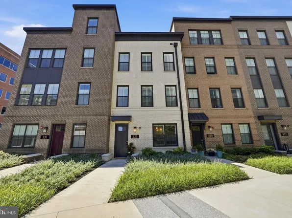 223 Montgomery St, Alexandria, VA 22314