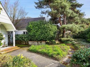 2340 Delmar Dr E, Seattle, WA 98102