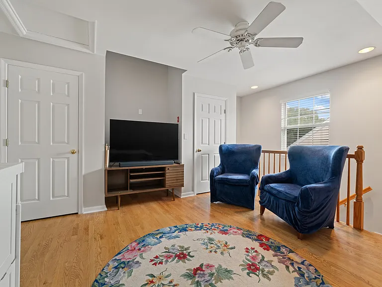 180 Turn Of River Rd #11D — Photo 19