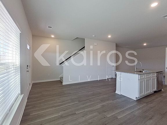 5th image of 2091 Banyon Cir