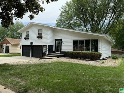 921 4th St NE, Sibley, IA, 51249