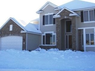 9819 Walnut Grove Ln N, Maple Grove, MN 55311