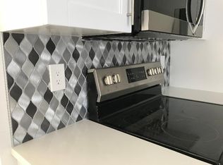 801 NE 28th St APT 201, Wilton Manors, FL 33334