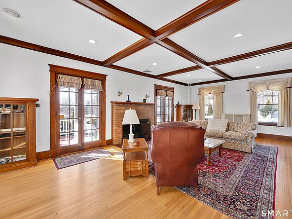 5th image of 28 Elwood Road