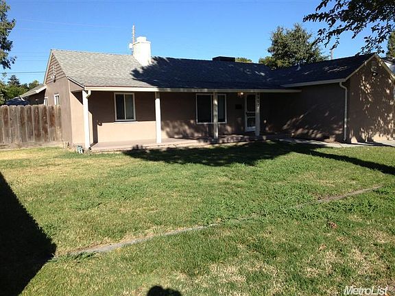 3rd image of 5962 N Pershing Ave