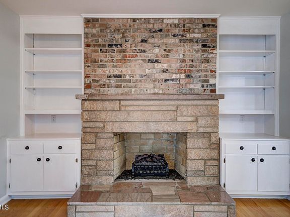 4th image of 2117 Beechnut Dr