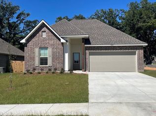18105 Lakeshore Dr, Gulfport, MS 39503