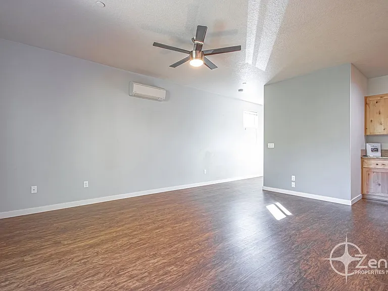 188 N 41st Pl — Photo 5
