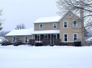 3957 Meadowview St, Lambertville, MI 48144