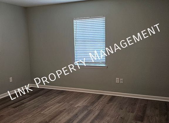 3rd image of 900 Peppermill Rd #900A