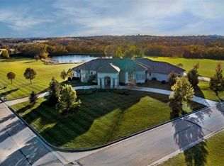6539 SW Bayshore Dr, Auburn, KS 66402