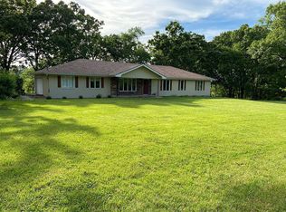 9884 Old Exeter Rd, Cassville, MO 65625